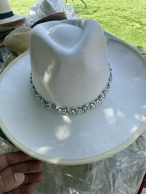 San Diego Hat Company White Felt Hat with Crystal Band